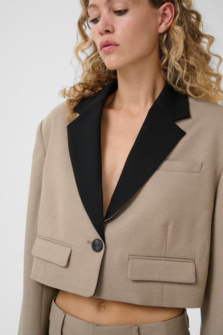  Gestuz Gznella Short Blazer
