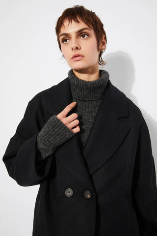  Rita Row Cedar Black Coat