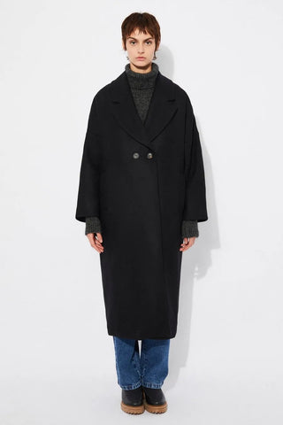  Rita Row Cedar Black Coat
